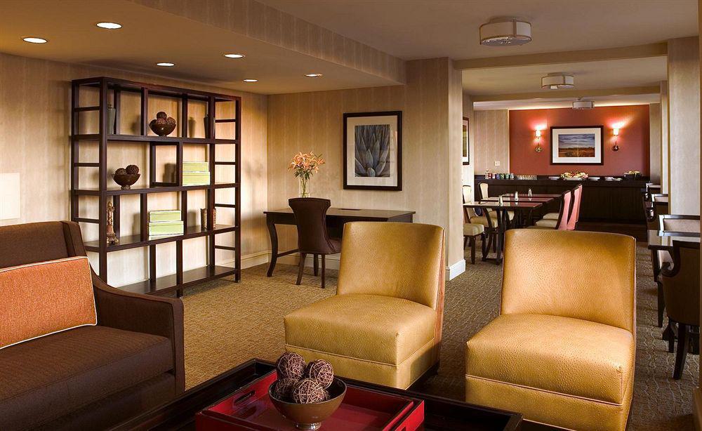 Sheraton Suites Market Center Dallas Étterem fotó